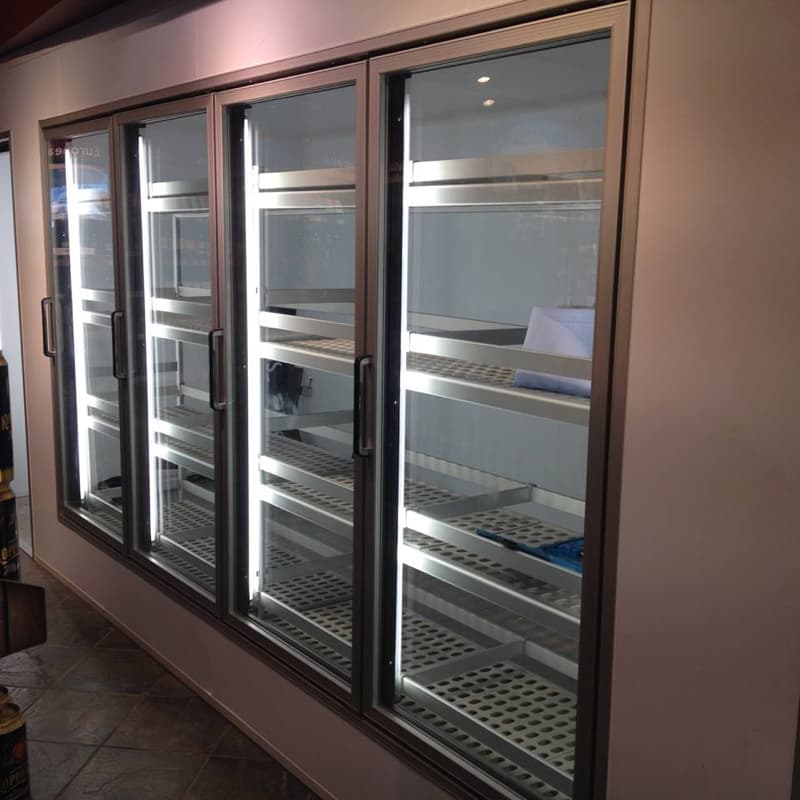 Холодильные камеры со стеклом